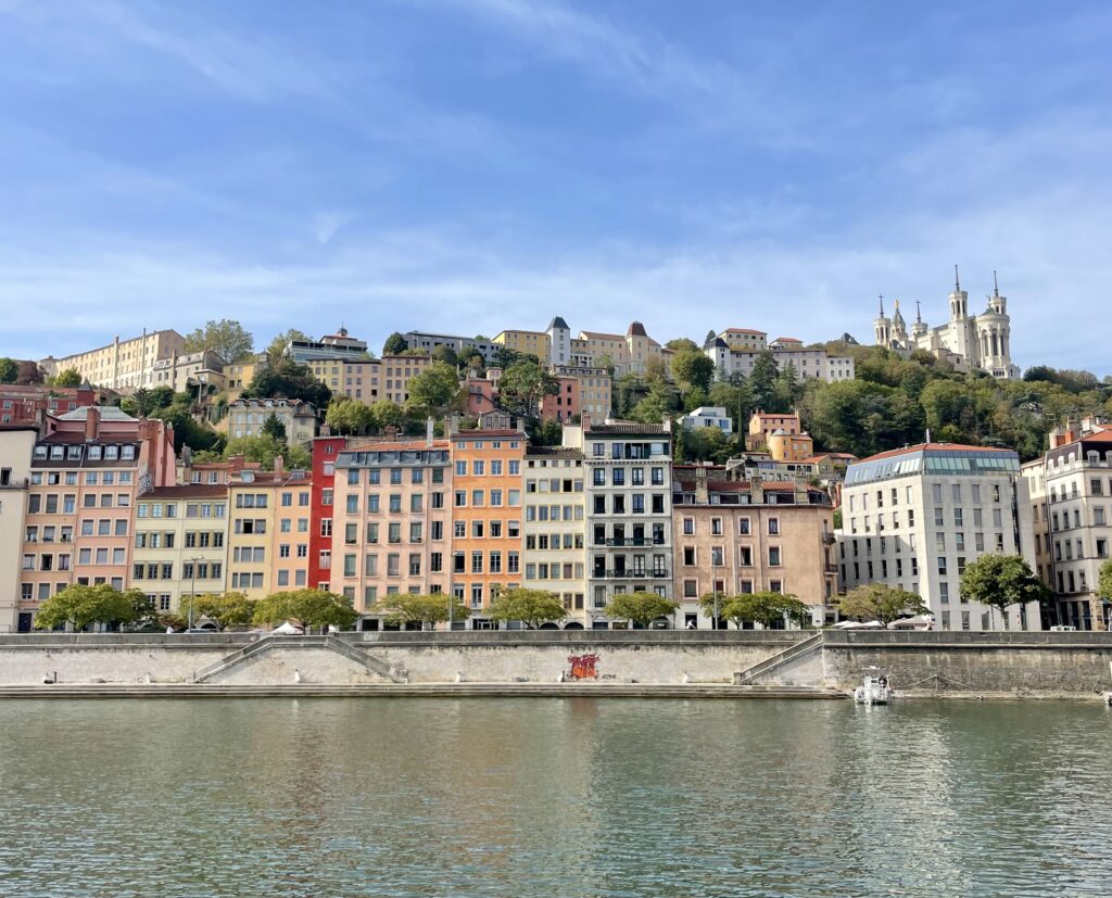 La ville de Lyon, vue depuis La Péro